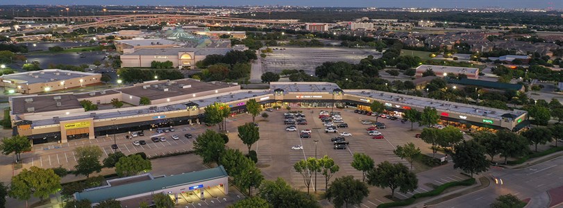 Weitzman negotiates sale of Lewisville retail center